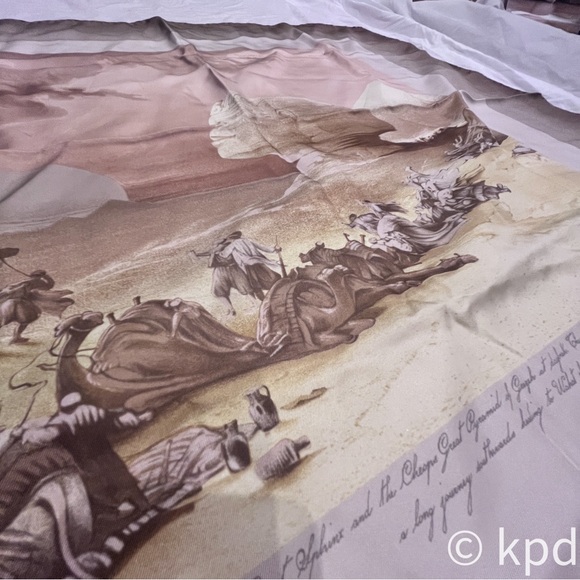 Rare Burberry silk scarf Sphinx" pattern the Spring/Summer 2021 collection - Picture 5 of 10